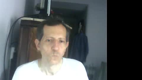 Snapshot of lucianoaxel chatting on February 2025 05:27:01 PM Luciano online show from February 2025 05:27:01 PM