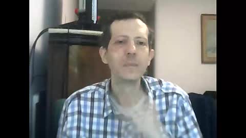 Snapshot of lucianoaxel chatting on October 2025 09:24:01 PM Luciano online show from October 2025 09:24:01 PM