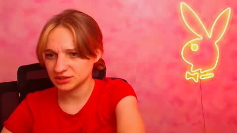 Lucie online show from December 2025 07:53:02 PM