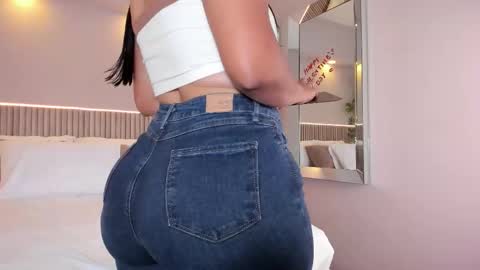 Snapshot of luciemillerr chatting on February 2026 05:20:01 PM lucie online show from February 2026 05:20:01 PM