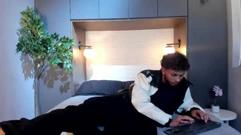 Snapshot of lucien_delacroix chatting on May 2026 12:12:02 PM Lucien online show from May 2026 12:12:02 PM