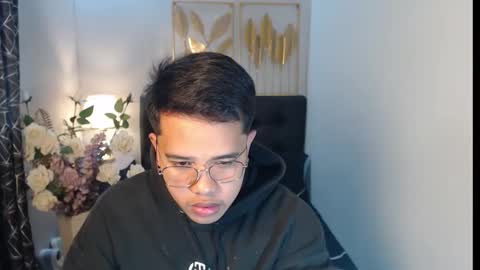 Luciferhotcum online show from February 2025 11:42:01 AM