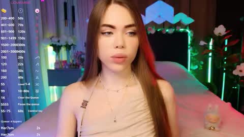 MimiFors online show from November 2025 06:51:02 PM