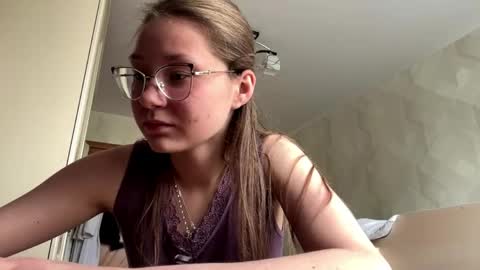 Snapshot of lucindascercy chatting on April 2026 06:16:02 AM Maya online show from April 2026 06:16:02 AM