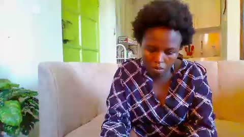 Snapshot of luckyawesome chatting on October 2025 09:15:01 AM Crisiah online show from October 2025 09:15:01 AM