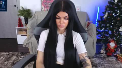 Monika online show from December 2025 02:01:02 PM