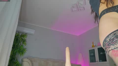 Snapshot of luckystrikee_ chatting on April 2026 07:04:02 PM Alice online show from April 2026 07:04:02 PM