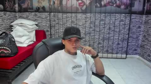 Snapshot of luckyy_boy_ chatting on April 2026 10:01:01 PM Lucky online show from April 2026 10:01:01 PM