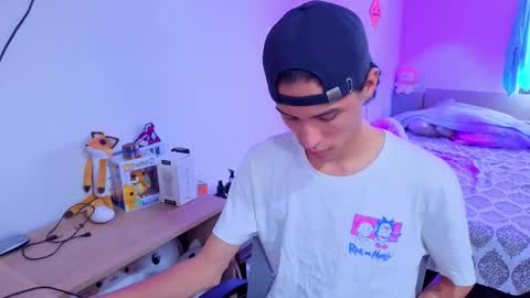 Lu Independent Model online show from September 2025 09:19:02 PM