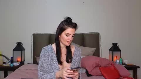 Lucy online show from October 2025 09:03:01 PM