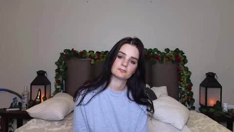 Lucy online show from December 2025 09:42:02 PM