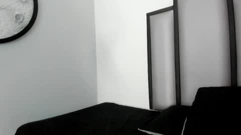   online show from October 2025 05:08:01 AM