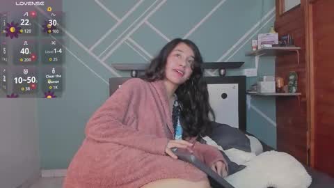 Snapshot of lucy_bluesea chatting on October 2025 12:41:02 AM Lucy Herrera online show from October 2025 12:41:02 AM