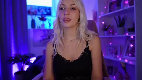 Cutie Lucy online show from June 2026 06:03:01 PM