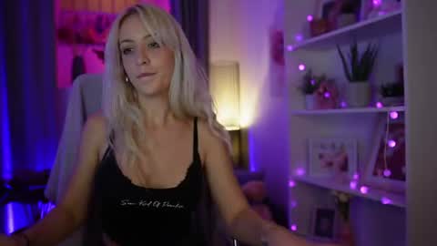 Cutie Lucy online show from July 2026 08:52:02 PM