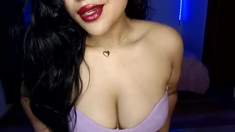 Snapshot of lucy_kanne chatting on January 2025 08:46:02 AM Lucy online show from January 2025 08:46:02 AM