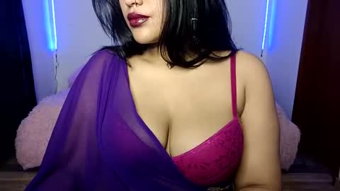 Snapshot of lucy_kanne chatting on January 2025 01:32:01 AM Lucy online show from January 2025 01:32:01 AM