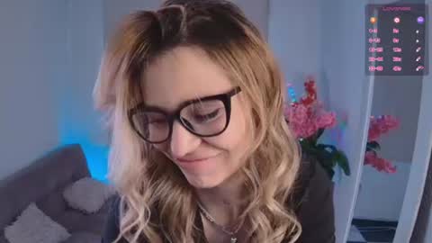 Snapshot of lucy_priincess chatting on June 2026 05:33:02 PM lucy online show from June 2026 05:33:02 PM