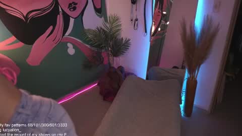 Snapshot of lucyallenx chatting on June 2026 10:25:01 PM Lucy Alien online show from June 2026 10:25:01 PM