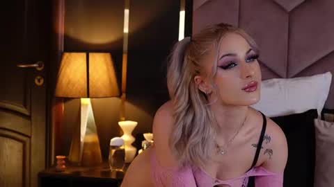 Lucy Lexton online show from March 2025 10:26:02 AM