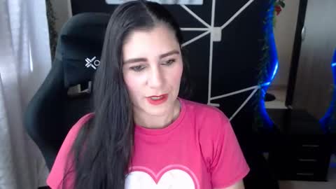 LUCY online show from November 2025 06:52:02 PM