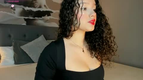 Snapshot of lucylovelyy1 chatting on June 2026 02:24:01 AM Lucy online show from June 2026 02:24:01 AM
