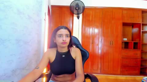 Snapshot of lucyskinny chatting on May 2026 06:58:01 PM LUCY online show from May 2026 06:58:01 PM
