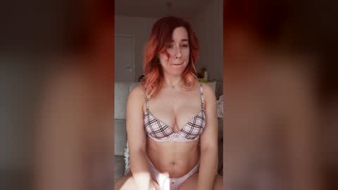 lucyxlou online show from March 2026 11:16:02 AM