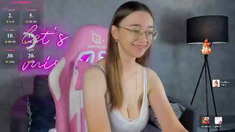 Snapshot of lucyy_green chatting on July 2026 12:46:01 AM Lucy online show from July 2026 12:46:01 AM