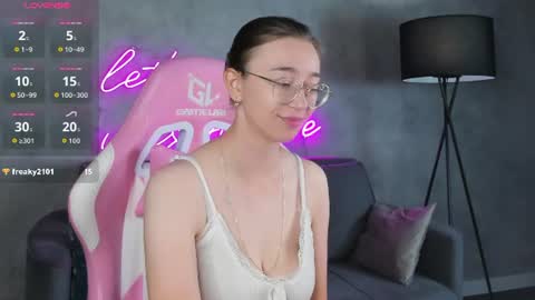 Snapshot of lucyy_green chatting on July 2026 12:58:01 AM Lucy online show from July 2026 12:58:01 AM
