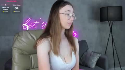 Snapshot of lucyy_green chatting on July 2026 01:04:01 AM Lucy online show from July 2026 01:04:01 AM
