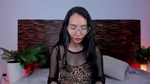 Snapshot of lucyy_liiu chatting on April 2026 09:17:01 PM Lucy Liiu online show from April 2026 09:17:01 PM