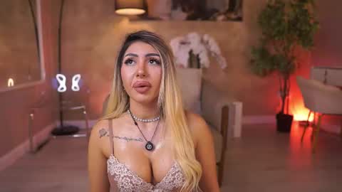 Snapshot of lucyyrosse chatting on June 2026 08:08:01 AM LucyRose online show from June 2026 08:08:01 AM