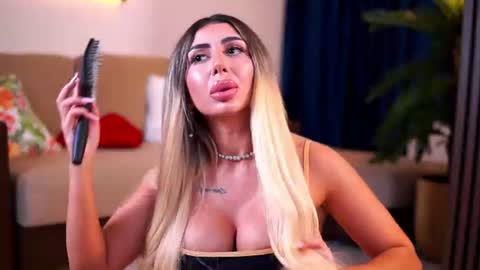 Snapshot of lucyyrosse chatting on July 2026 08:36:02 AM LucyRose online show from July 2026 08:36:02 AM