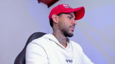 Luigi Vitale online show from November 2025 08:16:02 AM