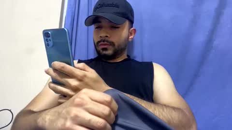 Snapshot of luis_hunk chatting on May 2026 07:14:02 AM Andrew online show from May 2026 07:14:02 AM