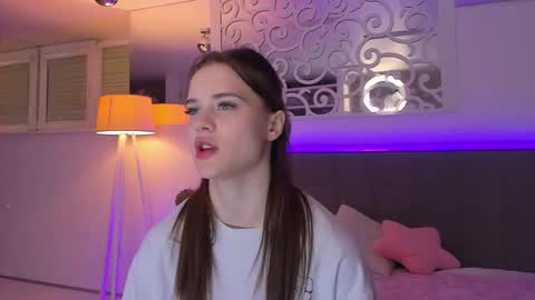 LuisaClover online show from March 2026 08:00:01 PM