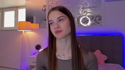 LuisaClover online show from April 2026 12:30:02 PM