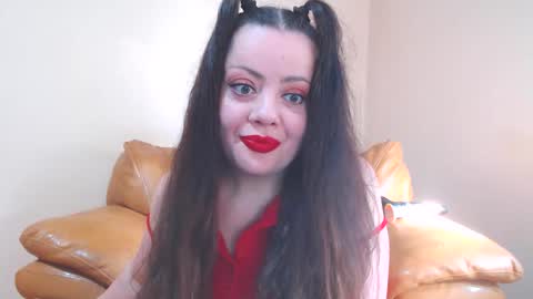 Snapshot of luisahornydoll chatting on February 2026 01:45:02 PM Cassie online show from February 2026 01:45:02 PM