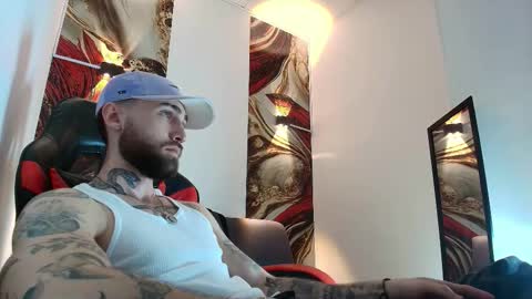 Snapshot of luke_davis01 chatting on January 2026 01:15:02 PM LUKE online show from January 2026 01:15:02 PM