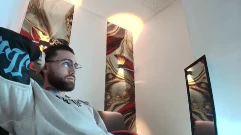 Snapshot of luke_davis01 chatting on January 2026 01:16:02 PM LUKE online show from January 2026 01:16:02 PM