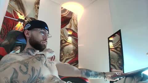 Snapshot of luke_davis01 chatting on January 2026 01:04:01 PM LUKE online show from January 2026 01:04:01 PM