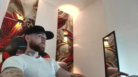 Snapshot of luke_davis01 chatting on February 2026 01:21:02 PM LUKE online show from February 2026 01:21:02 PM