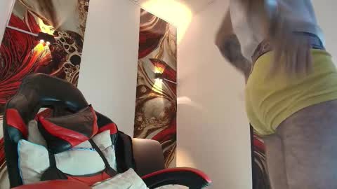 Snapshot of luke_davis01 chatting on February 2026 01:15:02 PM LUKE online show from February 2026 01:15:02 PM