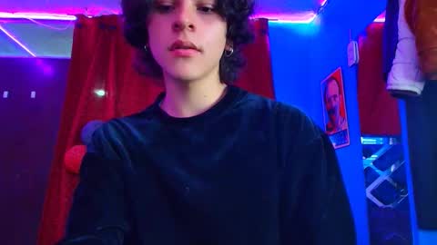 Snapshot of luke_howland chatting on March 2025 11:24:02 PM Luke online show from March 2025 11:24:02 PM