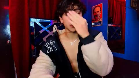 Snapshot of luke_howland chatting on December 2025 12:38:02 AM Luke online show from December 2025 12:38:02 AM