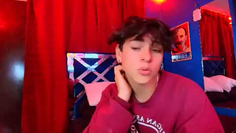 Snapshot of luke_howland chatting on June 2026 07:04:01 PM Luke online show from June 2026 07:04:01 PM