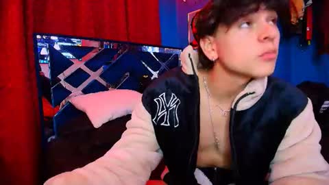 Snapshot of luke_howland chatting on July 2026 12:36:01 AM Luke online show from July 2026 12:36:01 AM