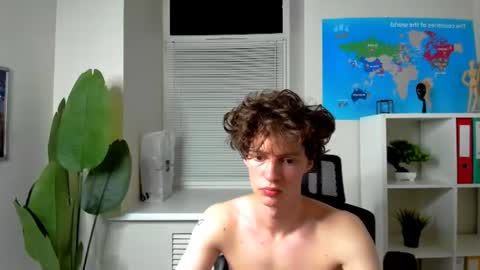 Snapshot of luke_sweet chatting on July 2026 04:45:02 PM Luke online show from July 2026 04:45:02 PM