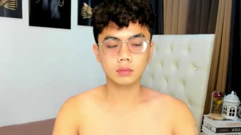 Snapshot of lukeevansx chatting on October 2025 12:43:01 AM LUKE online show from October 2025 12:43:01 AM